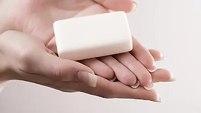 피부 건강 망치고 있는 잘못된 세안법 (+올바른 세안법)