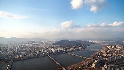 '탈서울' 130만 명 육박...그들이 서울을 떠난 이유 1위는, 역시?
