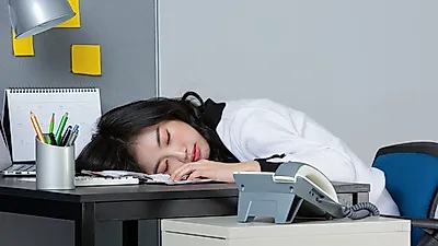 점심시간에 수다 대신 낮잠을...심혈관 질환 문제 낮춰줘