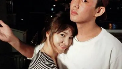 송혜교, 유아인에 대해 한 연예부 기자의 공개 저격