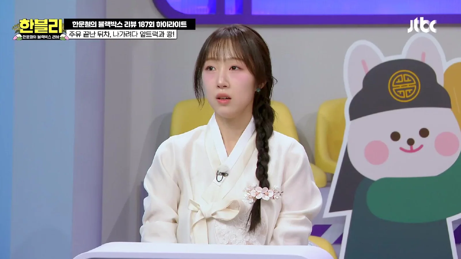 "인도로 가면 안 되는데" vs "트럭이 확인 안 했다"…주유소 출차 사고 책임 공방