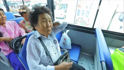 "정류장도 하차벨도 없어요" 42년째 섬 주민의 발이 된 청산도 버스의 특별한 규칙