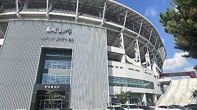 김도영 8회 결승 투런…KIA, 최종전서 LG 4-2 꺾고 3위·준PO 직행