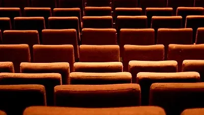 '암살자(들)' 누적 332만…손익분기점 추정치는 엇갈려