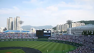 롯데, 김태형 감독과 재계약 않기로…3년 연속 7위